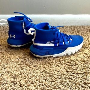 Steph Curry basketball shoes, boys size 4Y